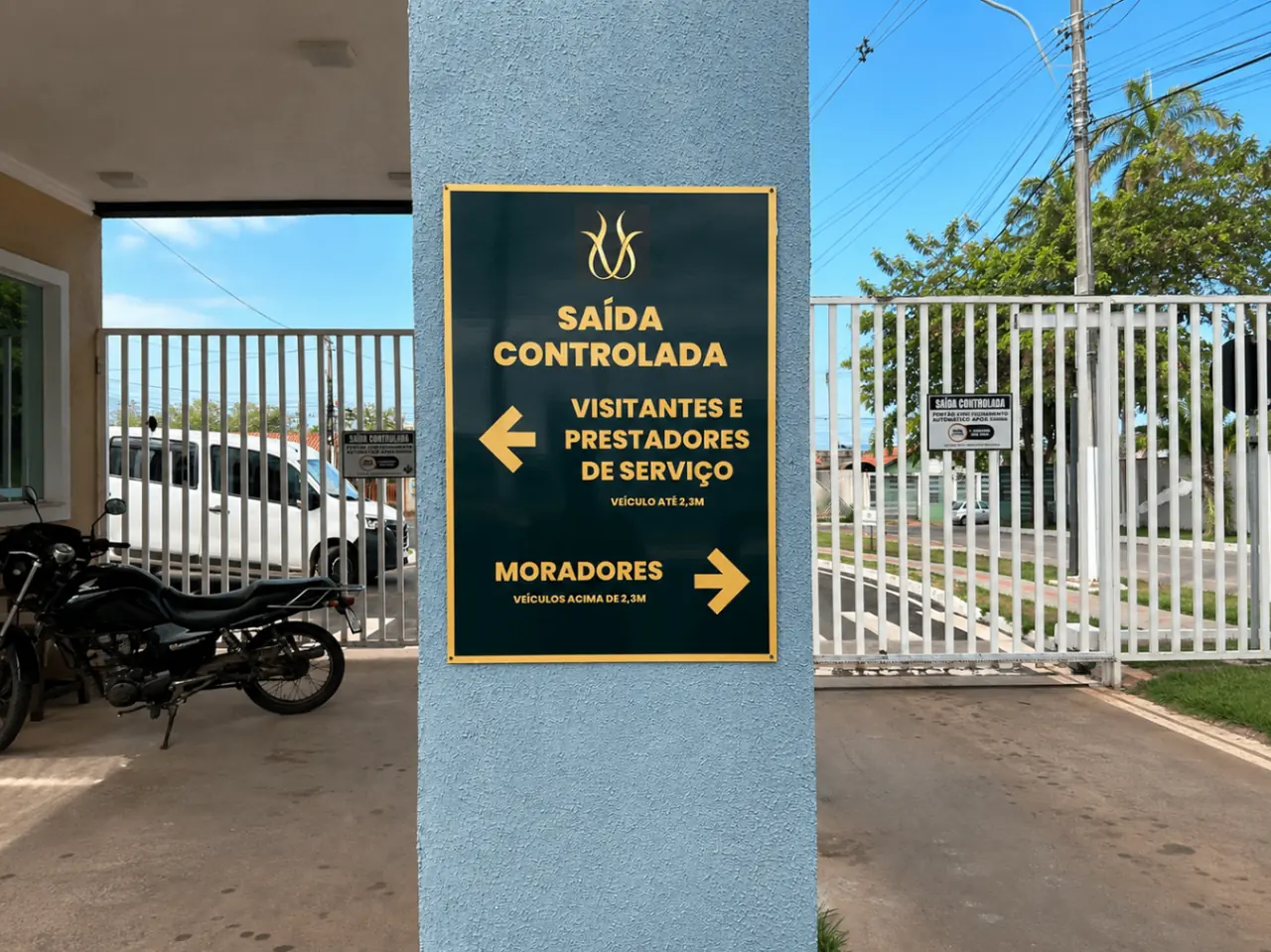 Totem interno de condomínio